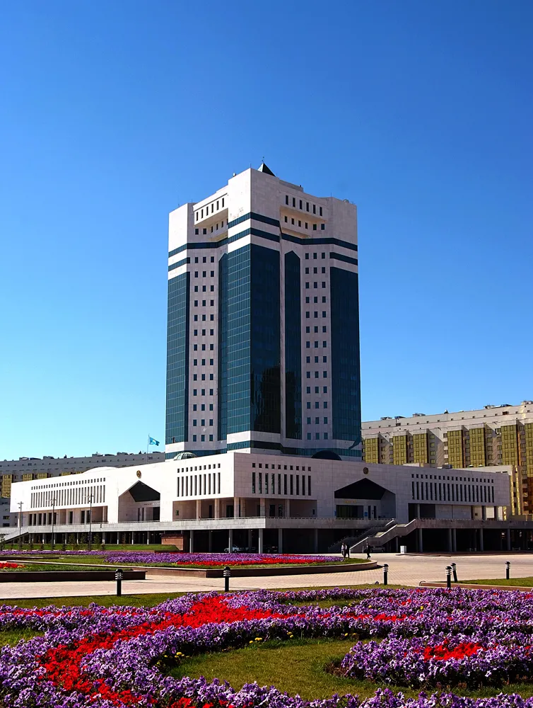 Başbakanlık Binası / Kazakistan