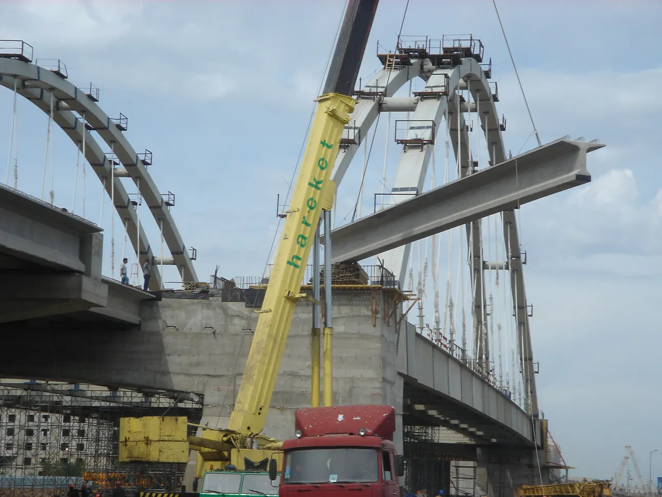 Astana Ishim Nehri Köprüsü ve Yaklaşım Viyadükleri